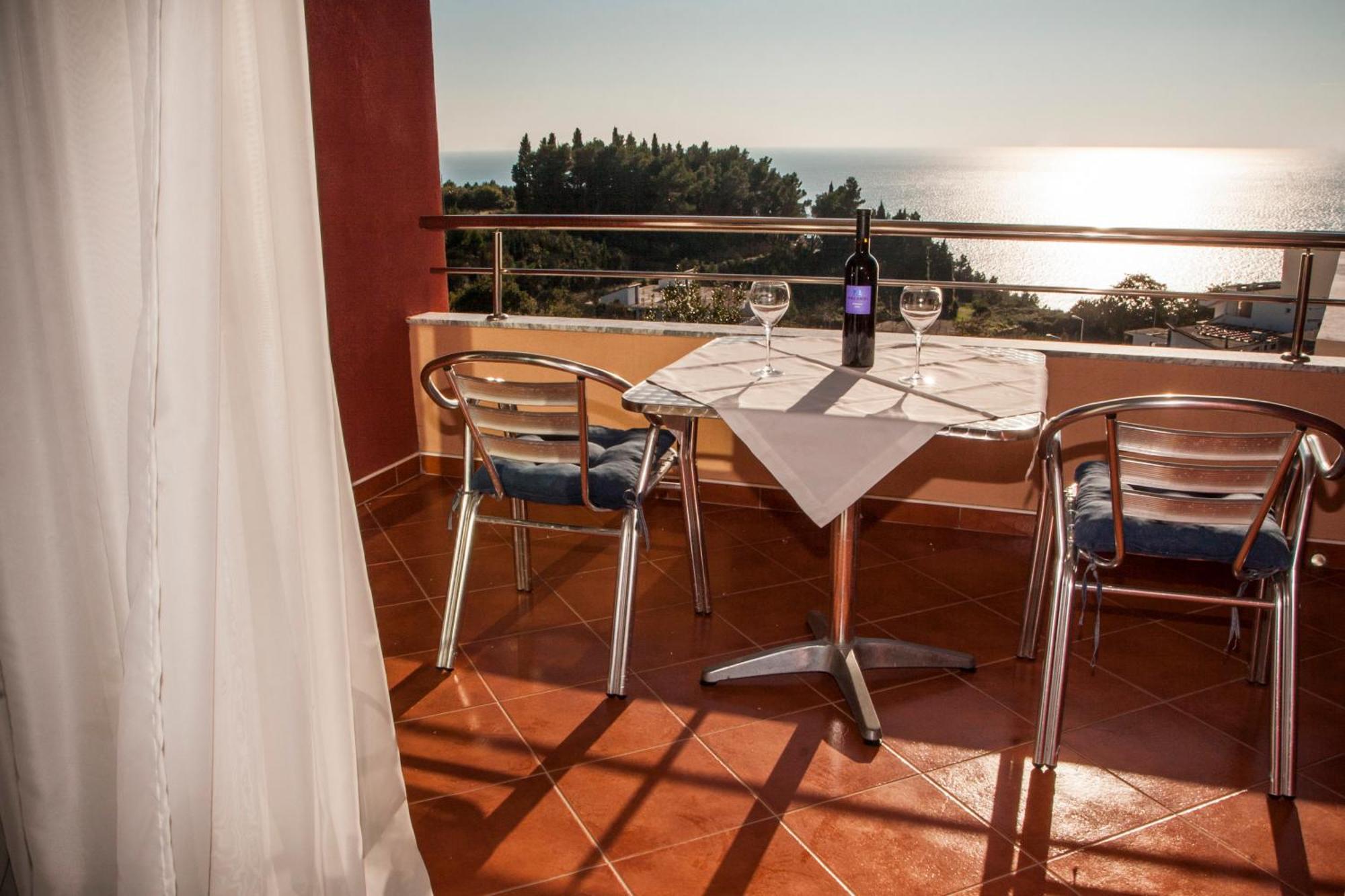 Hotel Freiburg Ulcinj Quarto foto